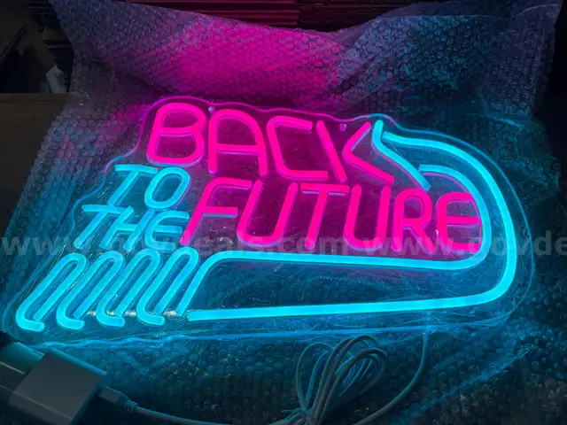 LED NEON STYLE BACK TO THE FUTURE WALL LIGHT - CAN SHIP!!!
