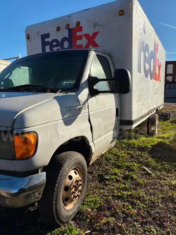 2003 Ford Econoline BOX TRUCK DIESEL -- LOCAL PICKUP -- MA