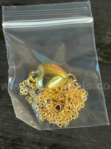 GOLD COLORED HEART NECKLACE JEWELRY - CAN SHIP!! MA