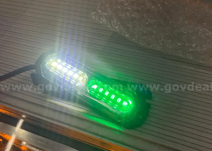 4 GREEN WHITE SPLIT SURFACE MOUNT LED FLASHING LIGHTS- CAN SHIP!!! MA