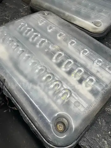 2 DAMAGED WHELEN 900 LED SCENE LIGHTS AMBULANCE FIRE TRUCK LIGHTS WHELEN 900 - WILL SHIP!!