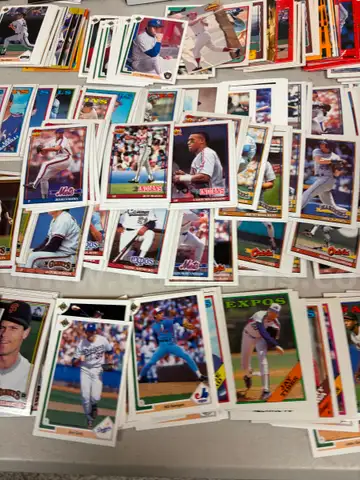 BOX LOT OF MLB BASEBALL TRADING CARDS # 152 - SHIPPING ONLY - MA