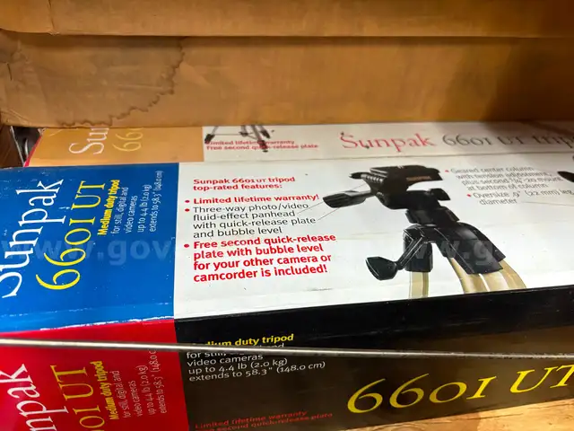 NEW CAMERA TRIPOD - SHIPPING ONLY - MA