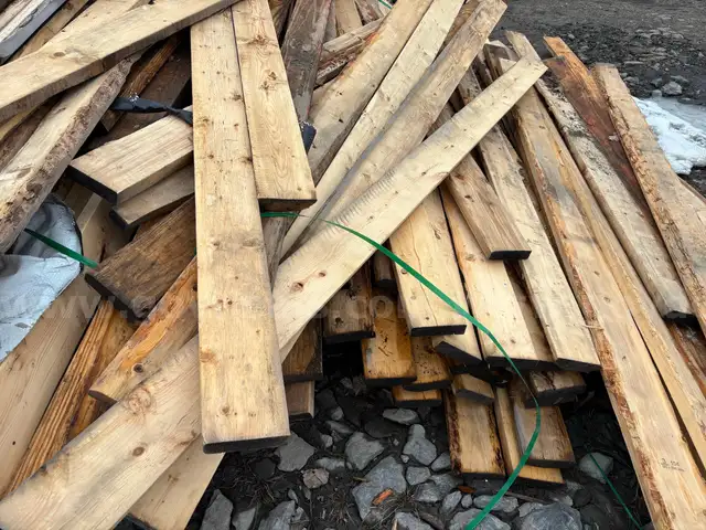 LOOSE LOT OF 2X6X10ft DIMENSIONAL LUMBER BOARDS!! - CONSTRUCTION - CRAFTS - BUILDING - LOCAL PICKUP ONLY! MA