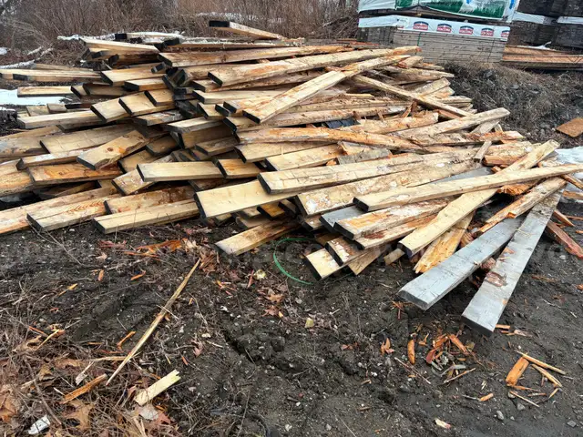 LOOSE LOT OF 2X6X16ft DIMENSIONAL LUMBER BOARDS!! - CONSTRUCTION - CRAFTS - BUILDING - LOCAL PICKUP ONLY! MA