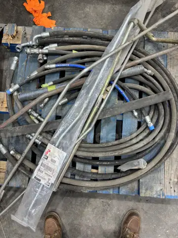 Miscellaneous hoses and fittings