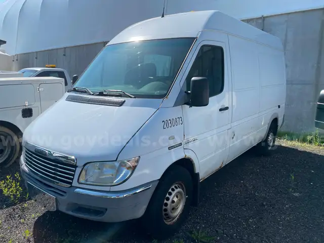 2004 Dodge Sprinter Cargo Van 2500 High Ceiling 140-in. WB