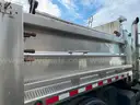 2006 International 7400 Single Axle Dump Truck with 9.3L L6 DIESEL