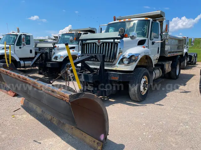 2012 International 7400 Single Axle Dump Truck with 9.3L L6 DIESEL
