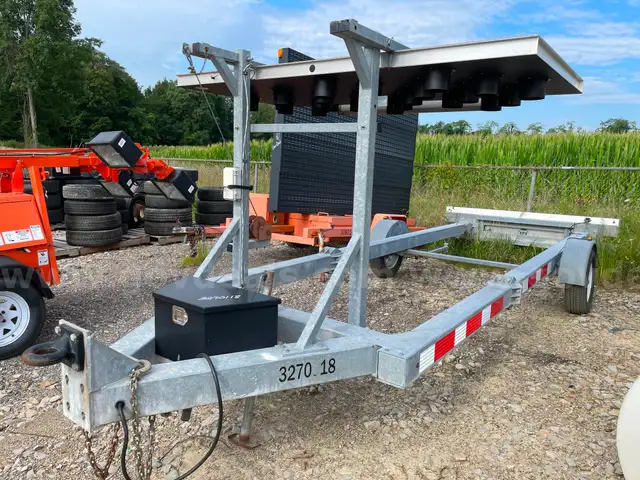 2018 Gregory Industries Attenuator Trailer with Arrow Board