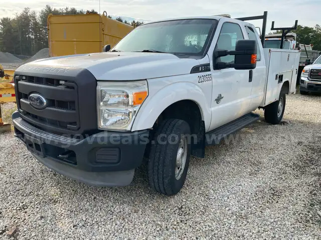 2014 Ford F-350 SD XL EXT CAB 4WD Utility Body with 6.7L V8 DIESEL