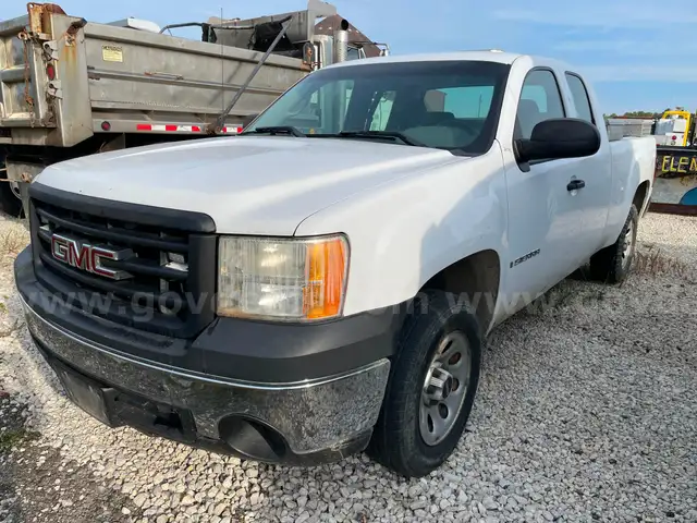 2008 GMC Sierra 1500 Ext. Cab 2WD PICKUP with 5.3L V8