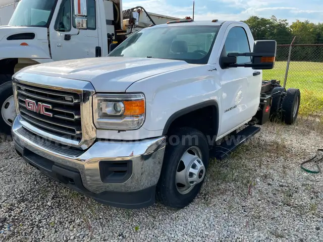 2016 GMC Sierra 3500HD REG Cab and Chassis 2-DR, 6.0L V8