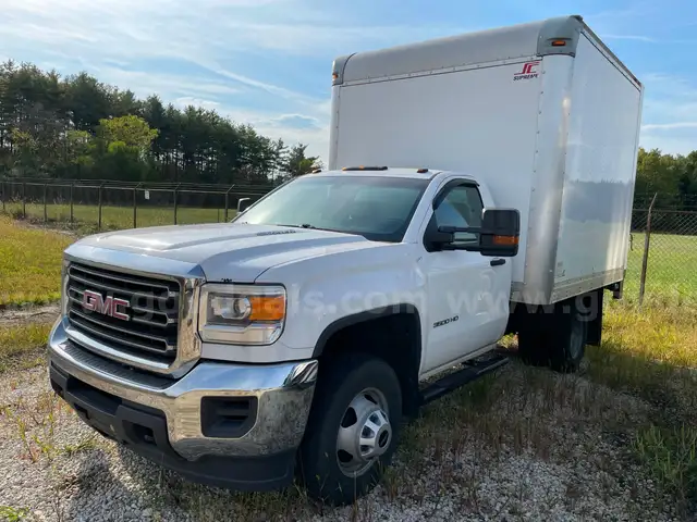 2015 GMC Sierra 3500HD Box Truck with 6.6L V8 OHV 16V DIESEL