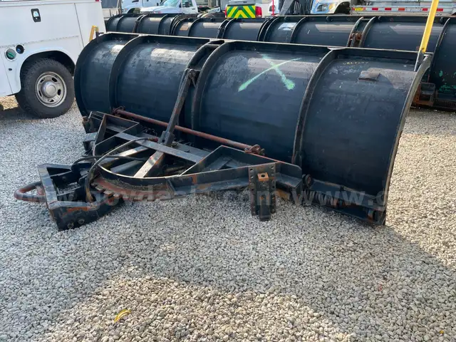 GLEDHILL 11&#x2019; Snow Plow
