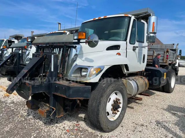 2006 International 7400 - SFA Cab/Chassis with 9.3L L6 DIESEL