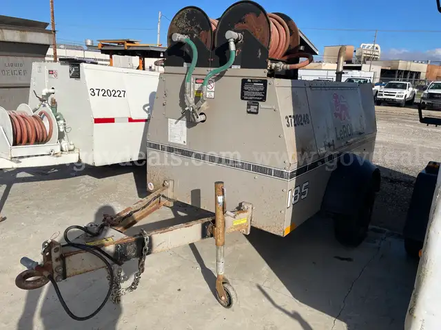 1998 LEROI AIR COMPRESSOR, Model Q185DJE