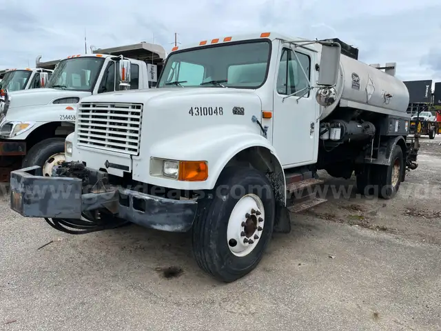 1999 International 4700 with Tank Body / Tack Truck