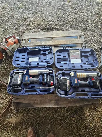 Battery powered grease gun