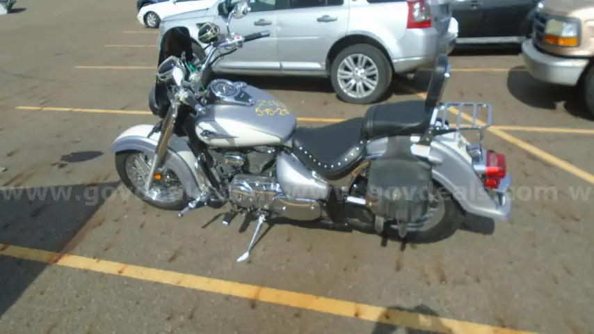 2004 Suzuki VL800K4