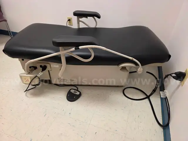 5 Examination tables, Ritter 222 by Midmark