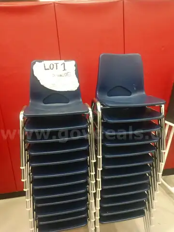 Small child&#x27;s classroom chair, blue, set of 24