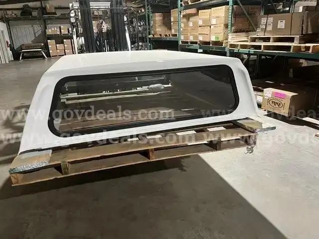 LEER Group 100S Camper Shell For 2019-2024 GMC &#x26; Chevrolet 1500