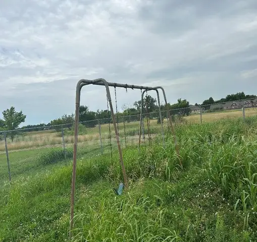 Swing Set - Aluminum &#x26; Steel