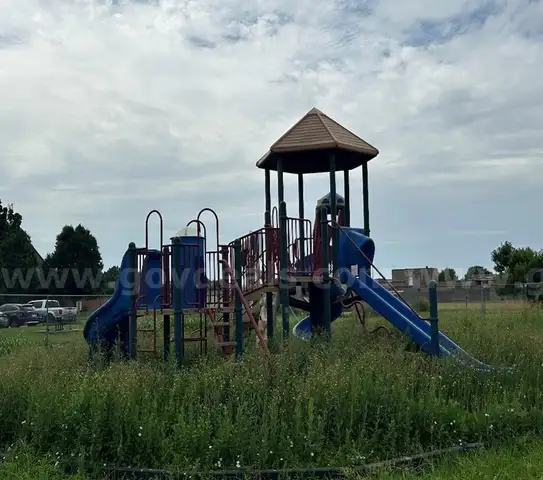 Full size exercise playground and park piece, aluminium, steel, plastic and fiberglass