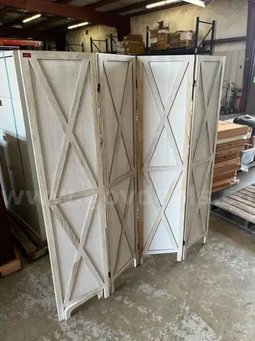 Privacy screens, lot of 4