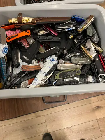 Knives, approximately 30lbs