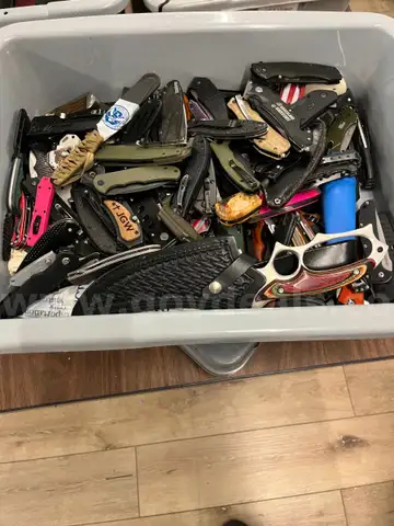 Knives, approximately 30lbs