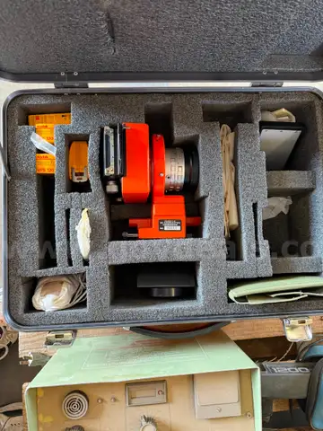 Tools and slide projector - UNTESTED