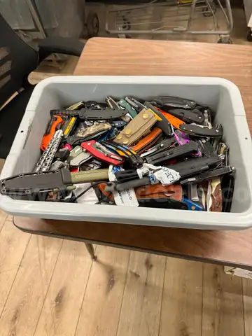 Knives, approximately 30lbs