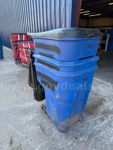 95 gallon trash receptacles, lot of 3