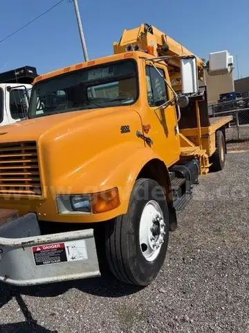 2002 International 4700 bucket truck