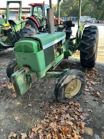 Tractor - John Deere 2240