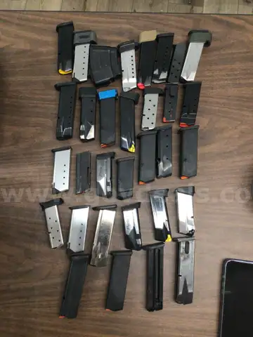 Firearm magazines, approximately 32 - UNTESTED