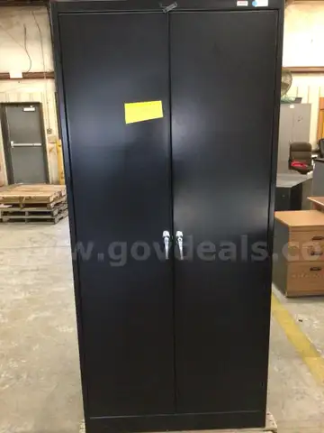 Cabinet, storage, lot of 2