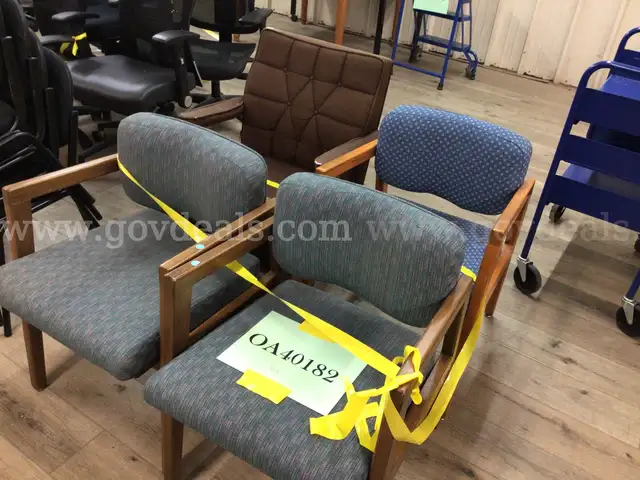 Chairs, stationary, lot of 4