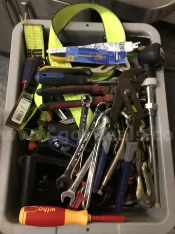 Hand Tools, approximately 30lbs - UNTESTED