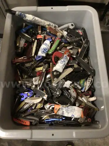 Knives, approximately 30lbs