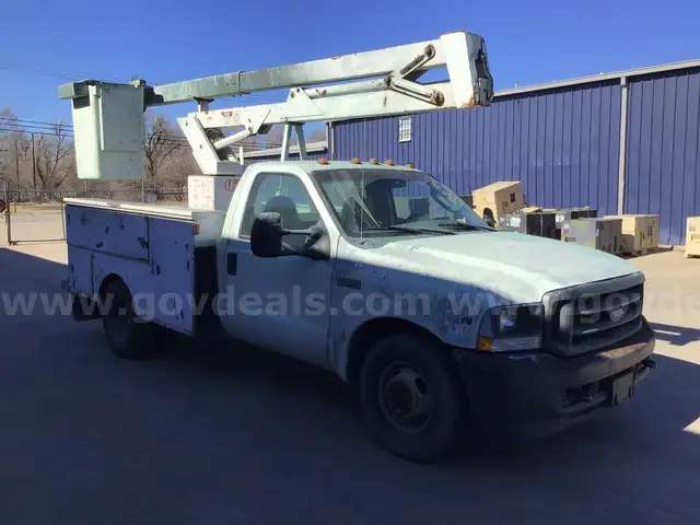 2004 Ford F-350 SD Bucket truck