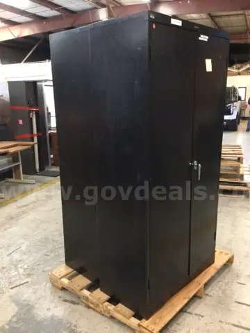 Cabinet, storage, lot of 2