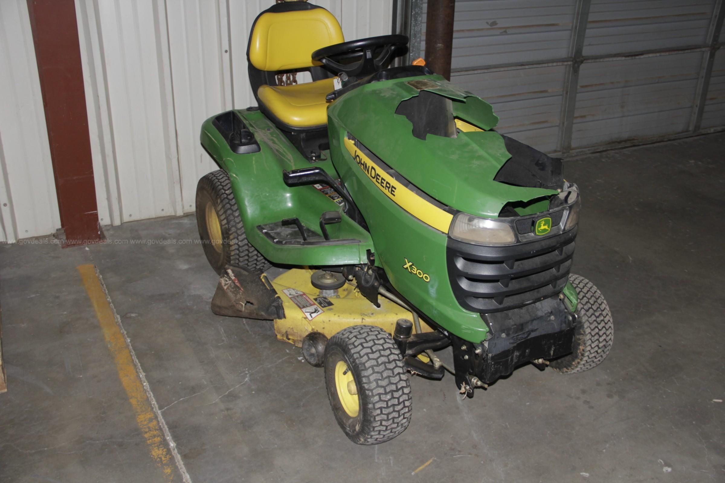 John deere discount x300 lawn mower