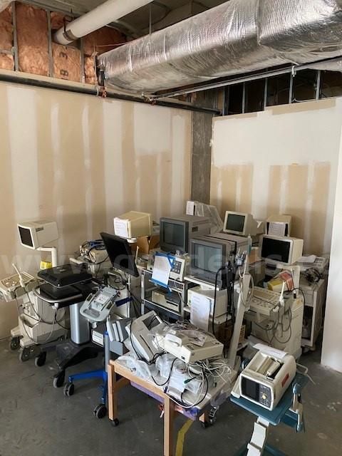 Lot Of Miscellaneous Medical Equipment UNTESTED AllSurplus   22559 8276 1 