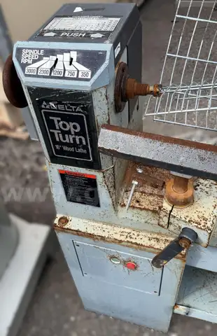 DELTA WOOD LATHE
