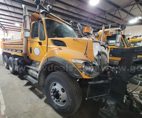 2010 International 7400 with Snow Plow Equipment