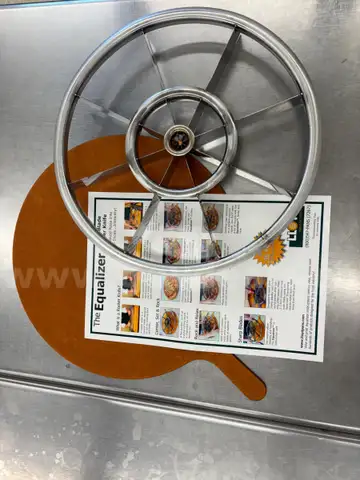 Equalizer Commercial Pizza Slicer