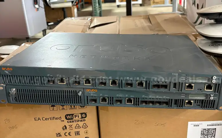 Lot 2 of Aruba Controllers (2)